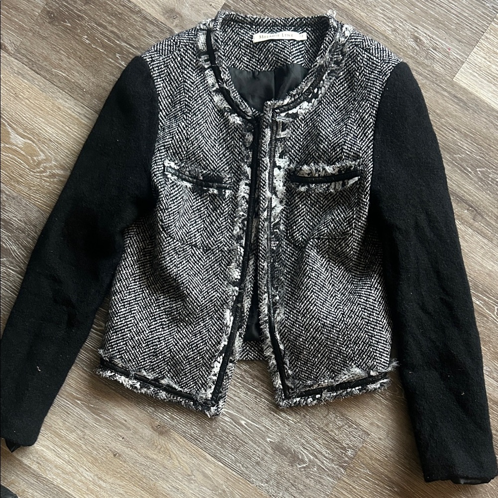 Elegant Black and Gray Tweed Blazer